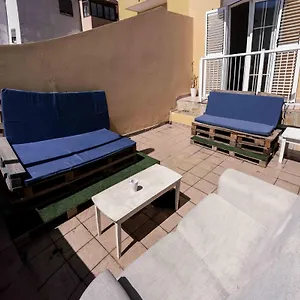 https://surf-house-suite-balconie-bath.adeje-hotels.com